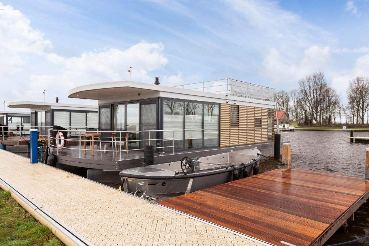 Welcome In - Houseboat 'Elysium' Met Eigen Aanlegsteiger Sneek - Offingawier ภายนอก รูปภาพ
