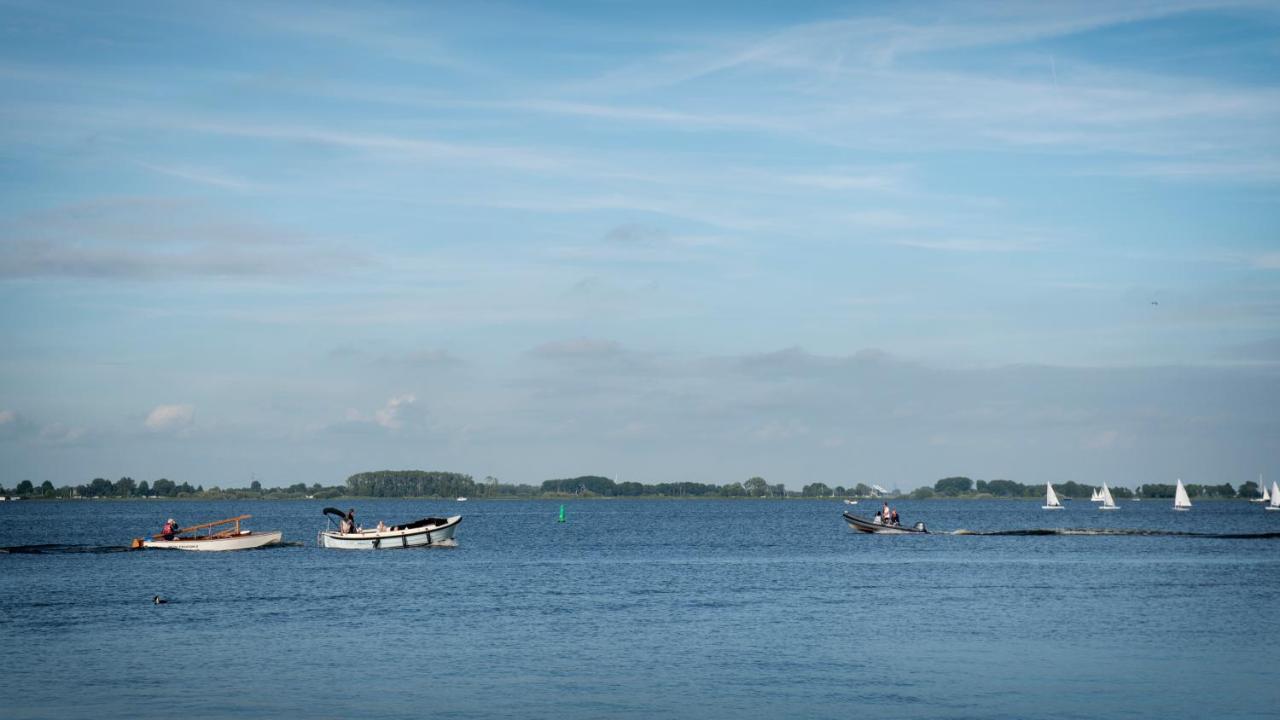 Welcome In - Houseboat 'Elysium' Met Eigen Aanlegsteiger Sneek - Offingawier ภายนอก รูปภาพ