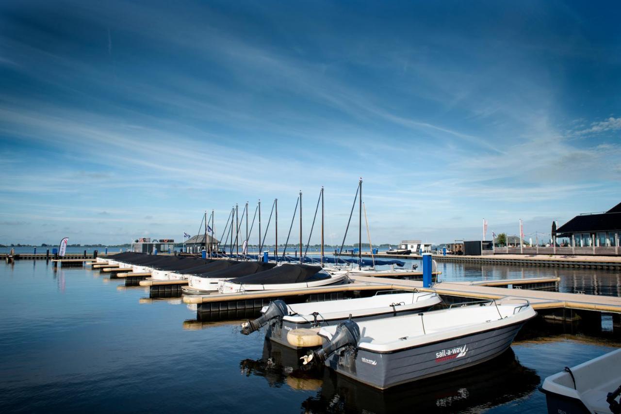 Welcome In - Houseboat 'Elysium' Met Eigen Aanlegsteiger Sneek - Offingawier ภายนอก รูปภาพ